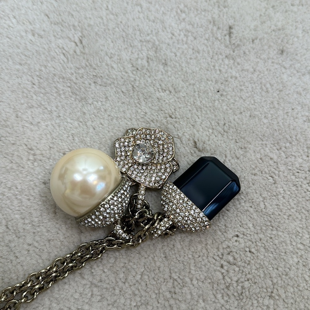 Isaac Mizrahi Long Three Charm Necklace NIB - Picture 8 of 9